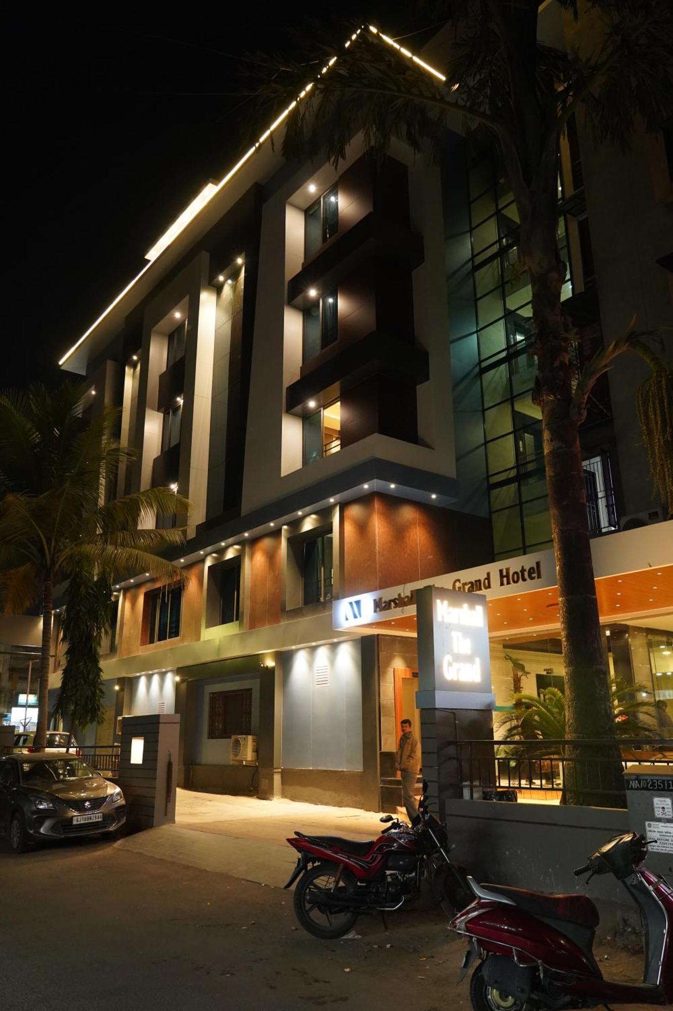 Marshall The Grand Hotel 아흐메다바드 외부 사진